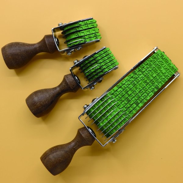 画像5: ブラウン木軸回転印 英数８連