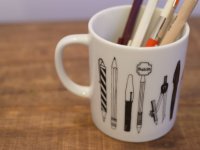 36オリジナルペン立てマグカップ 文具柄